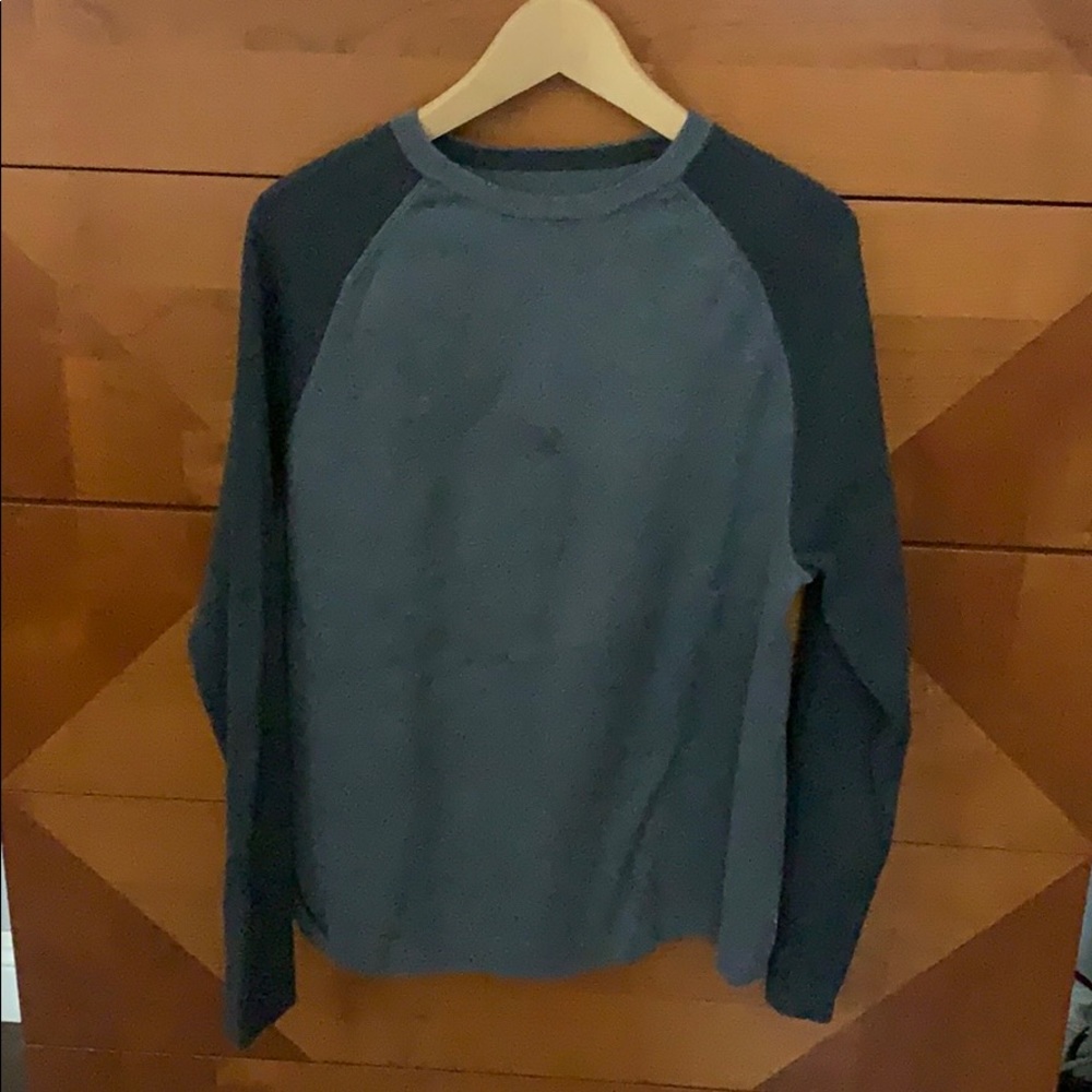 Quicksilver silver gray black men’s medium sweater